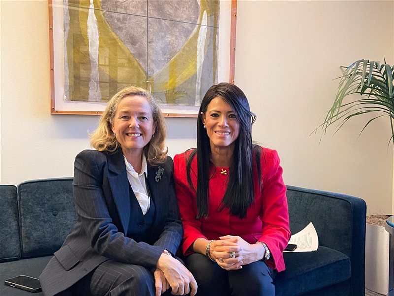 رانيا المشاط مع رئيسة بنك الاستثمار الأوروبي