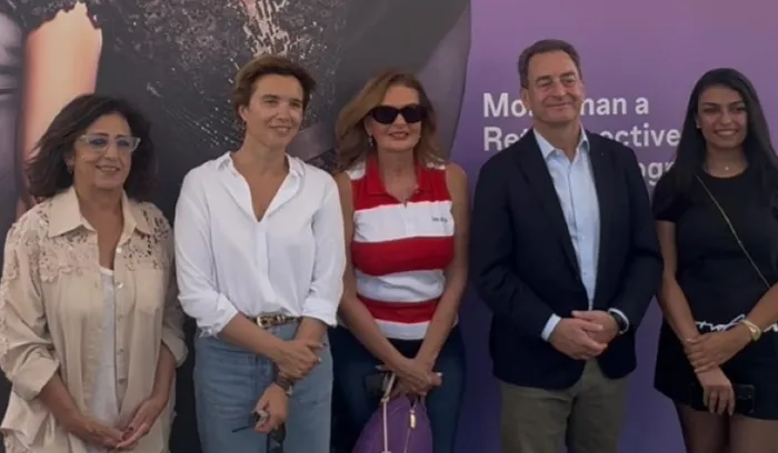 سفير فرنسا في مصر يزور معرض يوسف شاهين بمهرجان الجونة السينمائي في إطار مئويته سفير فرنسا في مصر يزور معرض يوسف شاهين