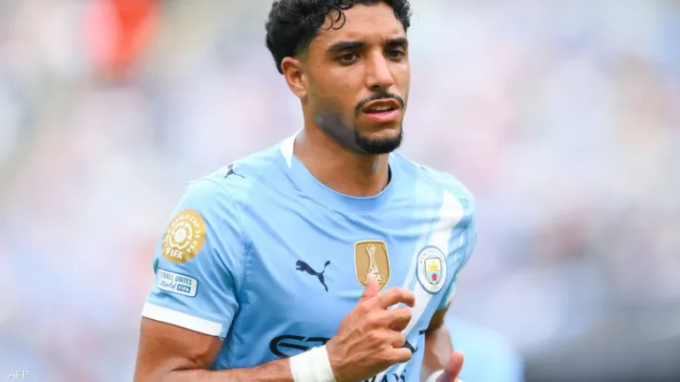 عمر مرموش يصنع هدفًا ملغيًا في خسارة مانشستر سيتي أمام أستون فيلا