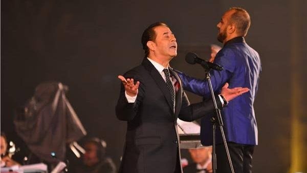 مدحت صالح يفتتح حفله بقصر عابدين