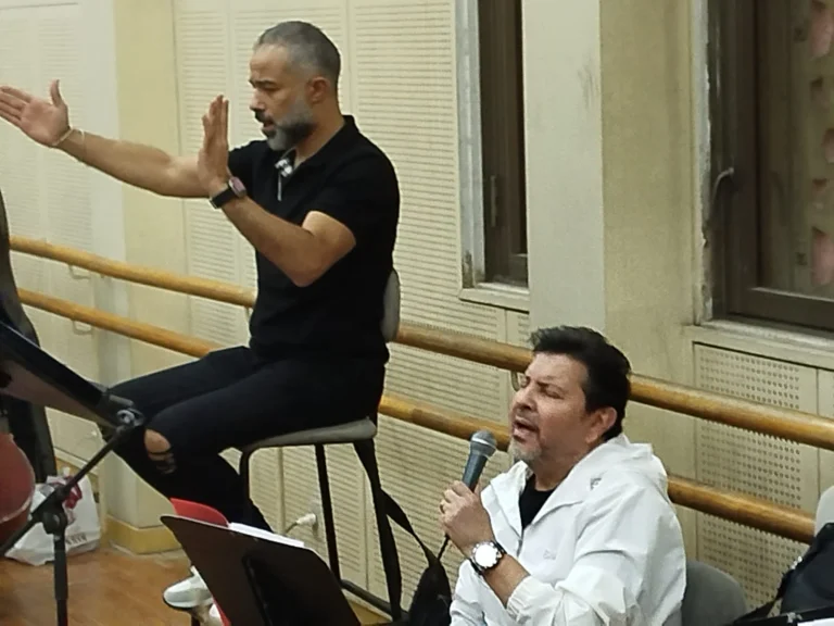 هاني شاكر يجرى بروفة لحفله غداً في مهرجان الموسيقى العربية بدار الأوبرا