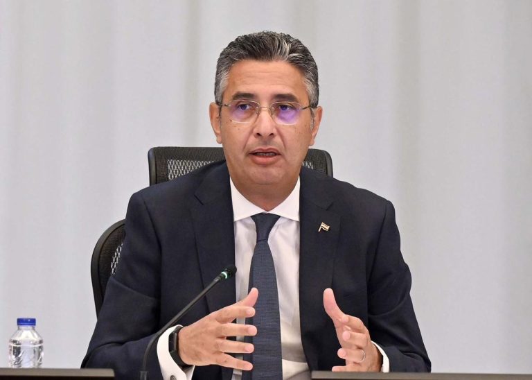 وزير التموين