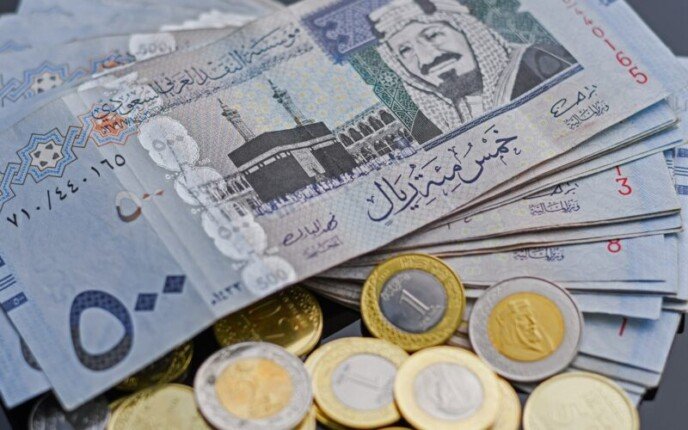 سعر الريال السعودي مقابل الجنيه اليوم الجمعة 5-12-2025 في البنوك؟