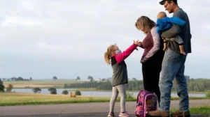 مؤخراً، أظهرت الأبحاث فوائد الأمومة في تعزيز الروابط الأسرية وتحسين صحة الأطفال النفسية