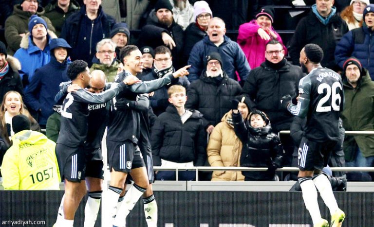 أستون فيلا يتفوق على توتنام ويصعد إلى الجولة المقبلة بينما يتخطى تشيلسي عقبة تشارلتون