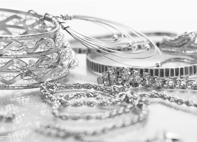 أسعار الفضة تتصدر الأنظار اليوم 4 يناير 2026 وعيار 925 يتصدر الجرامات