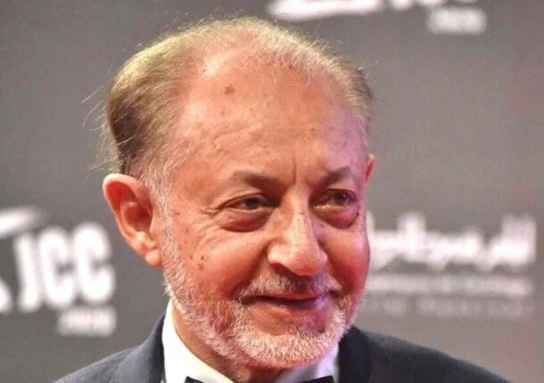 أشرف زكي يطلع الجمهور على أحدث تفاصيل الحالة الصحية للفنان الكبير عبد العزيز مخيون