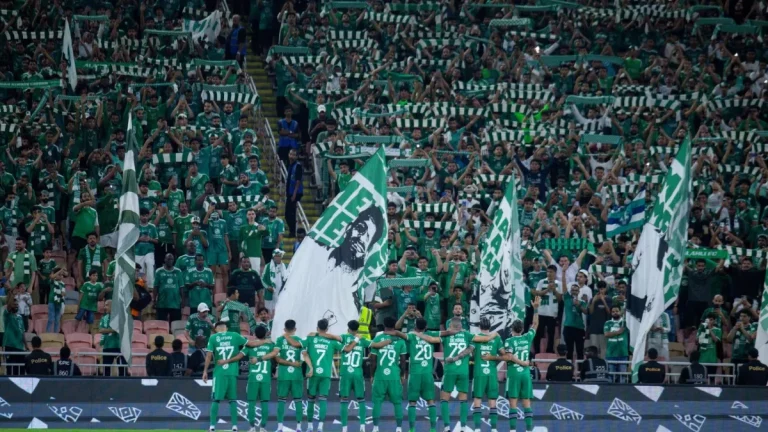 أعلن لاعب الأهلي بشكل رسمي عن مغادرته “الراقي” خلال فترة الانتقالات الشتوية الحالية