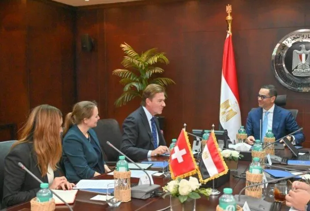 اجتماع وزير الاستثمار والسفير السويسري في القاهرة لاستكشاف آفاق التعاون الاقتصادي المشترك
