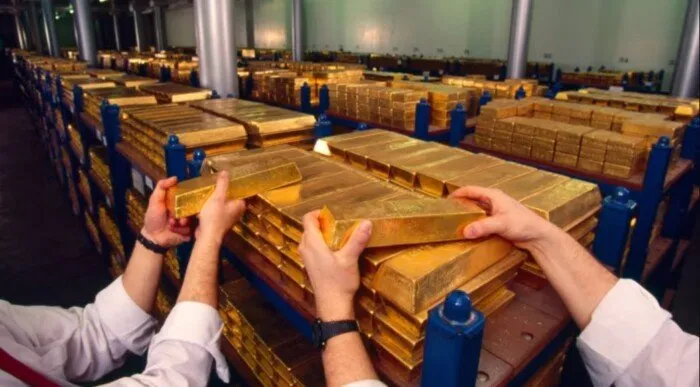 ارتفاع حاد يؤثر بشكل كبير على سوق الذهب والفضة في ظل المستجدات الاقتصادية الأخيرة