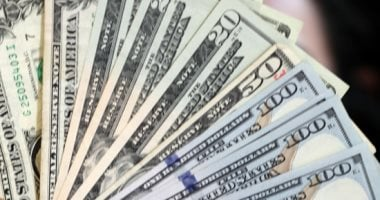 ارتفاع سعر الدولار في بنك القاهرة ليصل إلى 47.56 جنيه للشراء اليوم