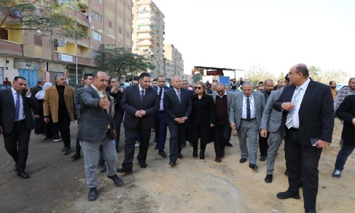 افتتاح محافظ القاهرة لمشروع مد خطوط الصرف الصحي يعزز البنية التحتية بمنطقة أرض العجوز الزاوية الحمراء
