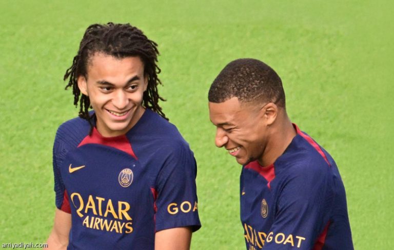 اتصالات تتواصل مع إيثان مبابي شقيق نجم الكرة الفرنسية من أجل تمثيل الجزائر قريبًا