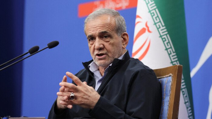 الرئيس الإيراني يؤكد على حق المواطنين في الاحتجاج السلمي مع التحذير من أعمال التخريب والفوضى