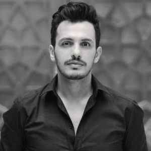 الموزع أحمد إبراهيم يعبّر عن حزنه العميق بعد وفاة والده بكلمات مؤثرة ومؤلمة