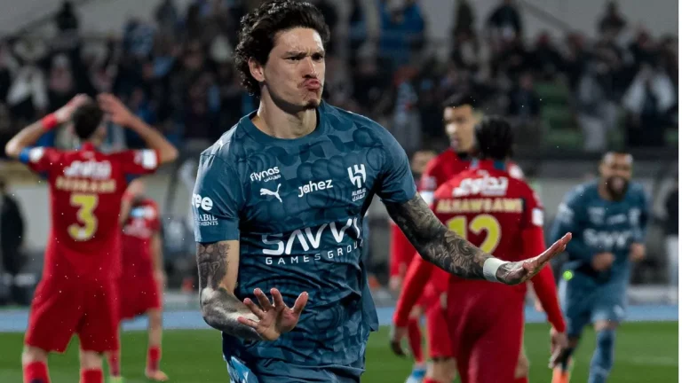 في مباراة متواضعة، الدعيع ينتقد أداء الهلال بعد انتصاره المثير أمام ضمك