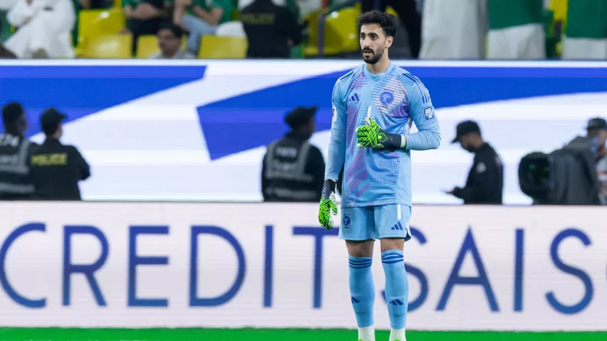 الهلال يتفوق في ديربي الرياض بعد طرد العقيدي ويضع النصر في موقف حرج