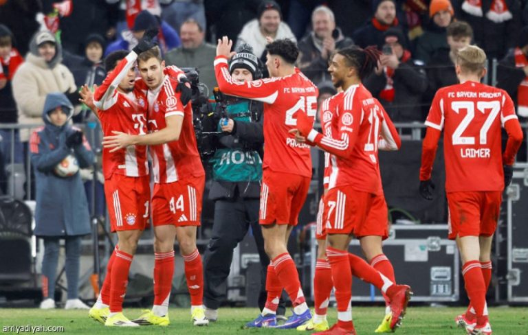 بايرن ميونيخ يظهر قوته بفوز رعدي على فولفسبورج بثمانية أهداف مقابل هدف واحد