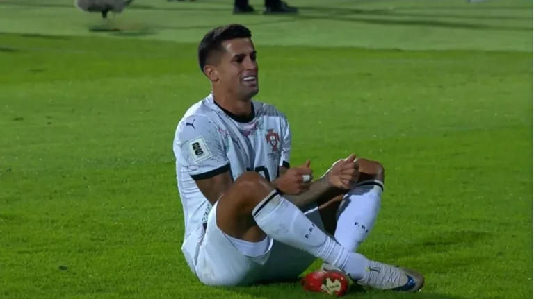 برشلونة يتجاوز جميع التحديات ويشدد قبضته على التعاقد مع كانسيلو بفضل فرمان فليك