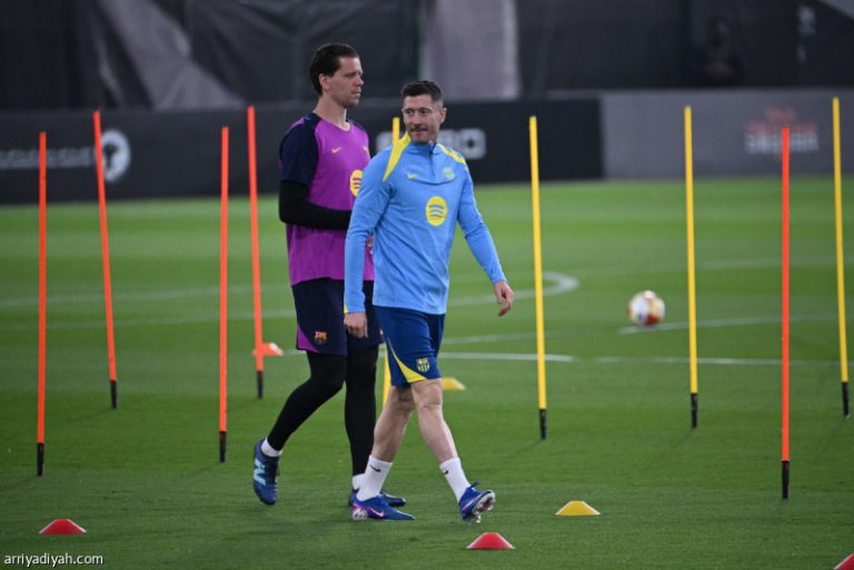 برشلونة يعلن عن غياب شتيجن بسبب الإصابة ويستدعي كوشين للمشاركة في كأس السوبر