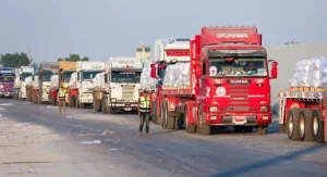 تواصل قافلة «زاد العزة» الـ 120 دخولها إلى الفلسطينيين في قطاع غزة من أجل الدعم والمساندة