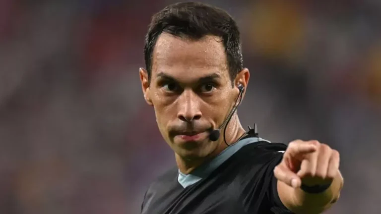 حكام مباريات دوري روشن اليوم يضمّون أجانب للهلال والاتحاد ومساعدين محليين للتعاون