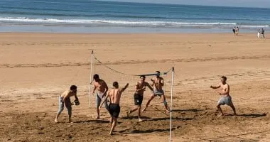 ختام فترة الإعداد، لاعبو المنتخب يتأهبون في أحد الشواطئ المغربية قبل مواجهة السنغال