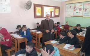 رئيس منطقة القليوبية الأزهرية يقوم بزيارة تفقدية لمتابعة سير العمل في معهد بنها النموذجي