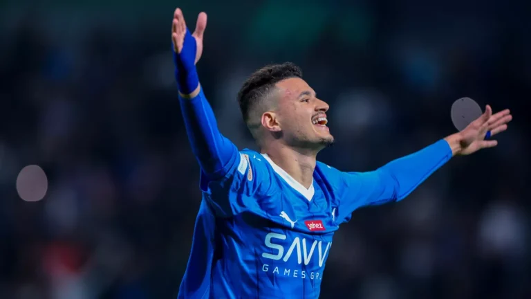 زلزال رياضي في العاصمة: النصر ينجح في الحصول على الحمدان من الهلال مقابل 26 مليون ريال