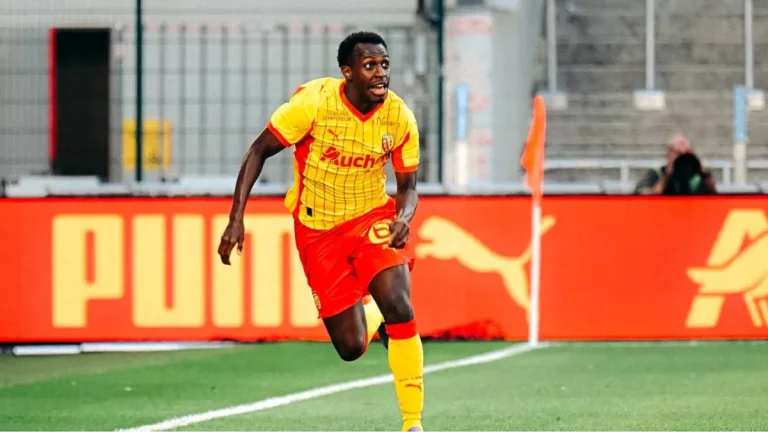 سعود عبد الحميد يتألق في الدوري الفرنسي ويحقق شهرة واسعة بين الجماهير والمحللين