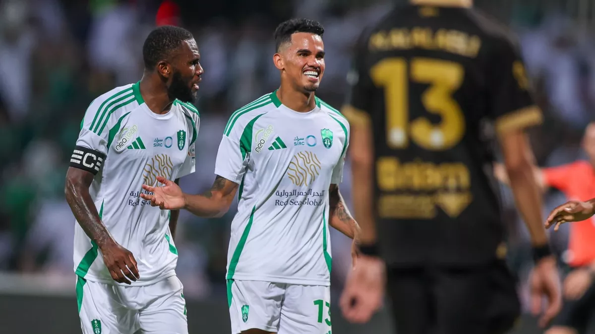 عملاق إيطالي يواصل جهوده نحو إبرام صفقة النجم المحترف في الأهلي السعودي