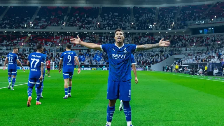 فلامنجو يسعى بجد وراء الهلال للتعاقد مع ماركوس ليوناردو وقرار إنزاجي يحدد المصير