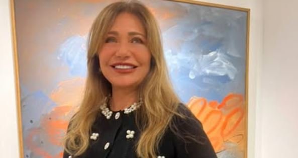 ليلى علوي تحتفي بفاروق حسني خلال مراسم افتتاح متحفه الجديد وتعبر عن تقديرها الكبير