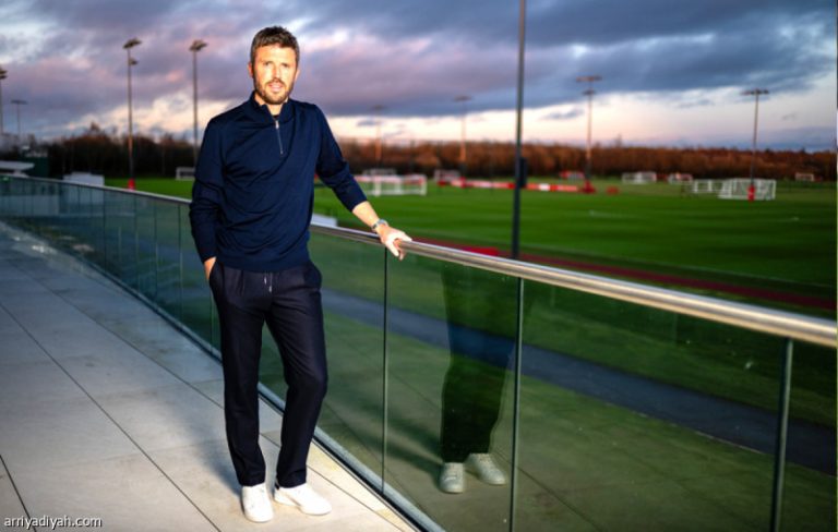 مايكل كاريك يعود إلى مقاعد القيادة في مانشستر يونايتد بعد إقالة روبن أموريم