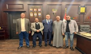 محافظ الأقصر يلتقي عائلة الحجاج لمناقشة التحضيرات للاحتفال بمولد أبو الحجاج الأقصري