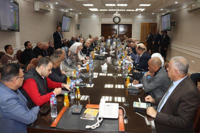 محافظ القليوبية يلتقي نواب البرلمان لبحث عناصر الخطة الاستثمارية للعامين 2026 و2027