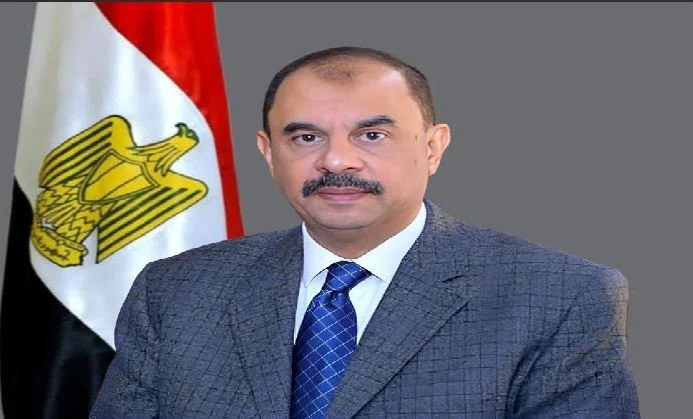 محافظ سوهاج يصدر توجيهات فورية لإدراج جميع مداخل القرى في خطة الرصف العاجلة