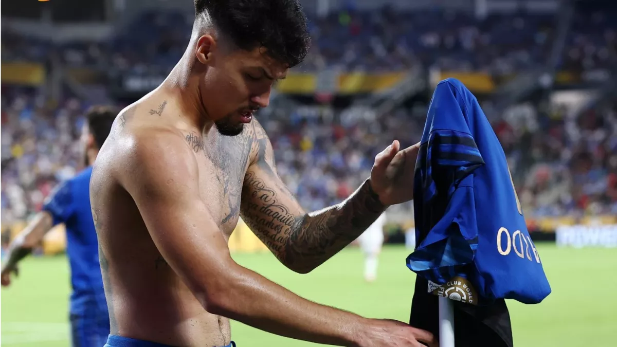 محاولات فلامينجو لاستقطاب نجم الهلال تنتهي برد رسمي حازم من “الزعيم”