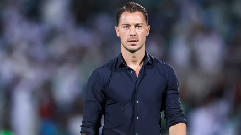 مفاجأة غير متوقعة للاعبي الأهلي تثير التساؤلات قبل مواجهة الهلال في دوري روشن