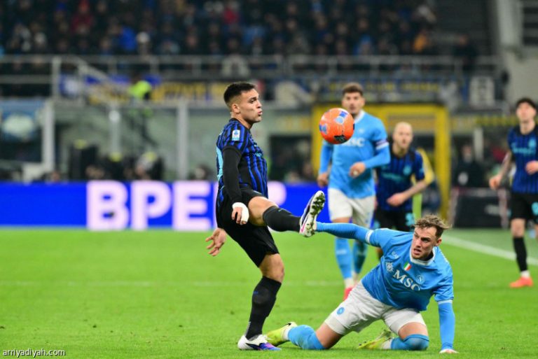 نابولي يُسجل تعادلًا مثيرًا مع إنتر ميلان في جولة مشوقة من الدوري الإيطالي